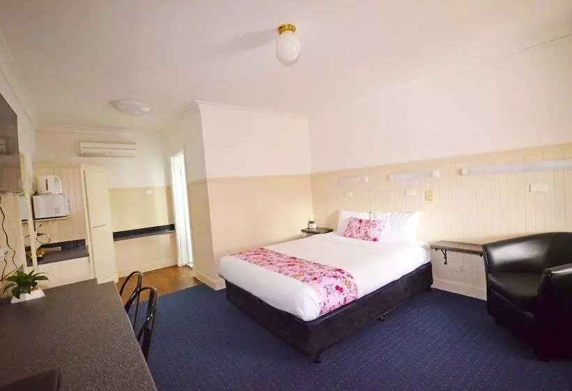 مُتل Ben Chifley Motor Inn