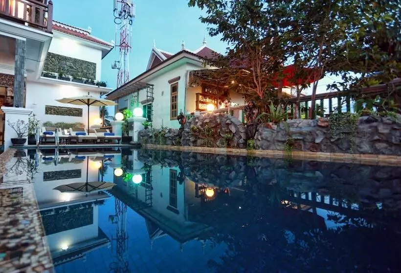 Wheel Garden Riverside