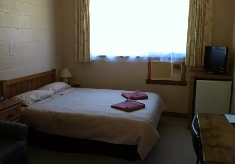 Twelve Apostles Motel & Country Retreat