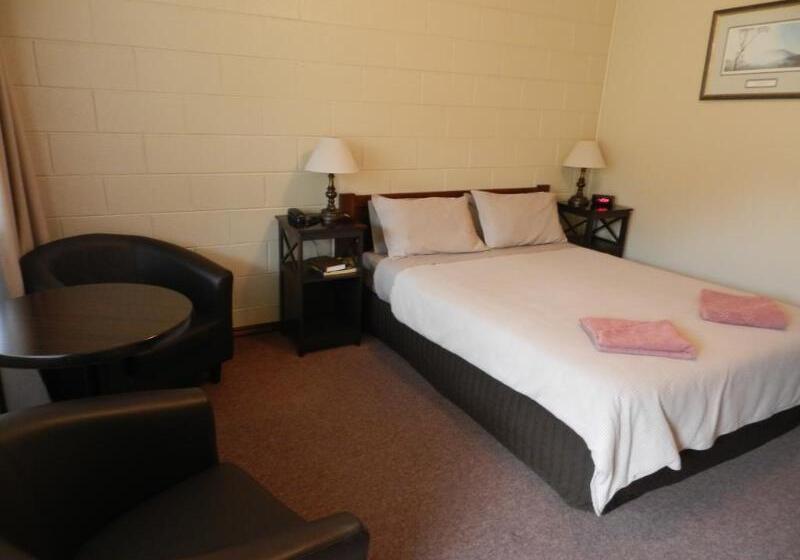 Twelve Apostles Motel & Country Retreat