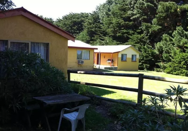 Twelve Apostles Motel & Country Retreat