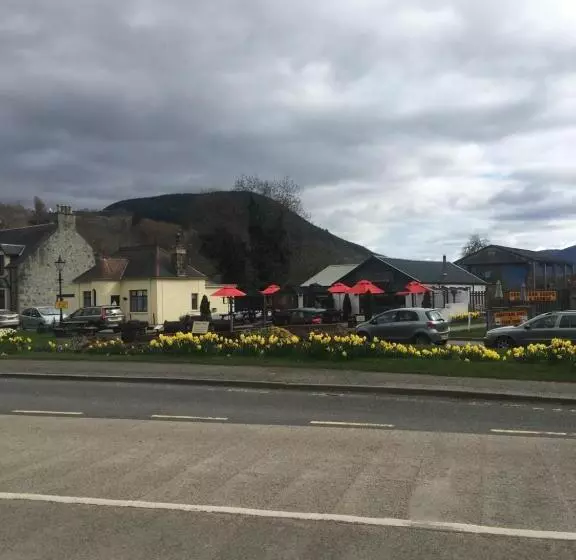 1 Lochness Rooms&hostel