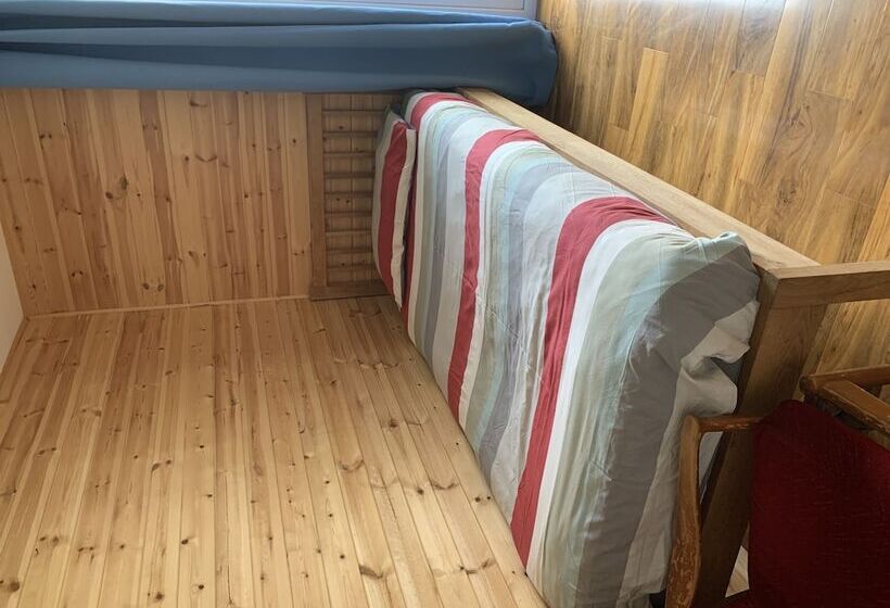 1 Lochness Rooms&hostel