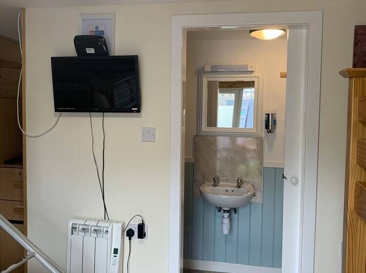 1 Lochness Rooms&hostel