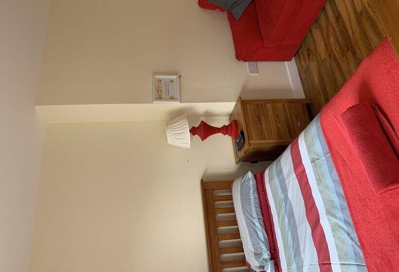 1 Lochness Rooms&hostel