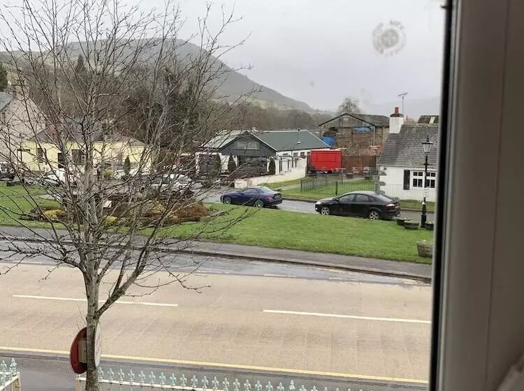 1 Lochness Rooms&hostel