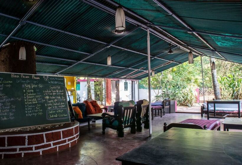 Hospedaria Backpacker Panda Goa