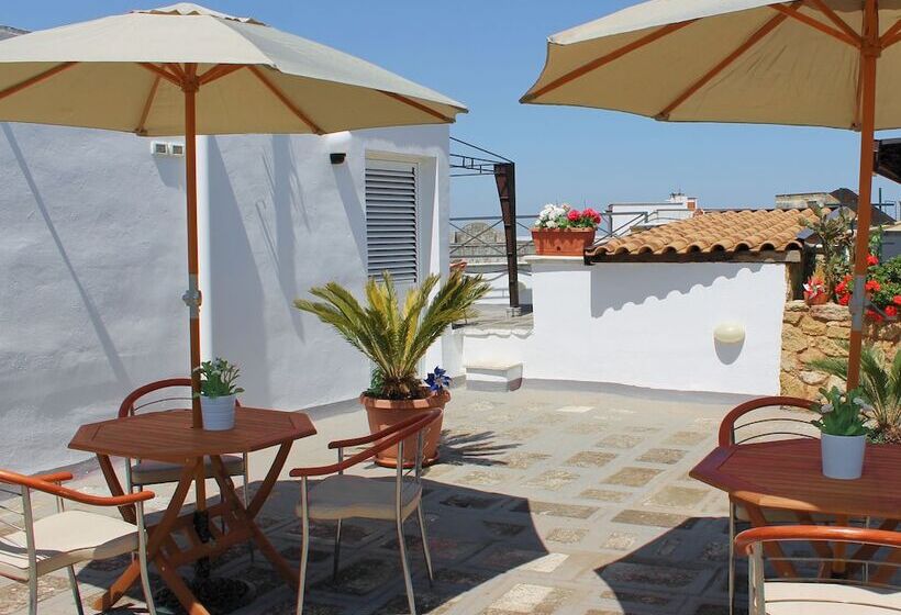 مبيت وإفطار La Corte Degli Spada   Borgo Antico Del Salento