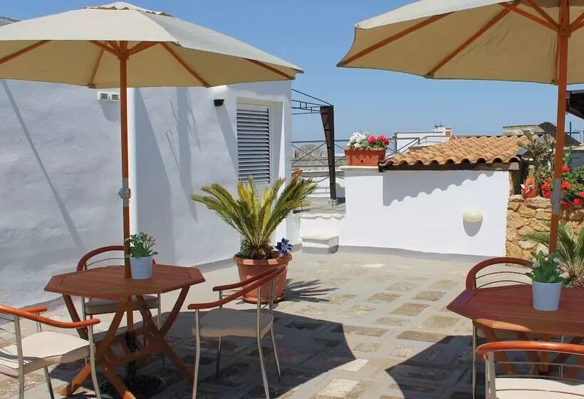 تختخواب و صبحانه La Corte Degli Spada Borgo Antico Del Salento