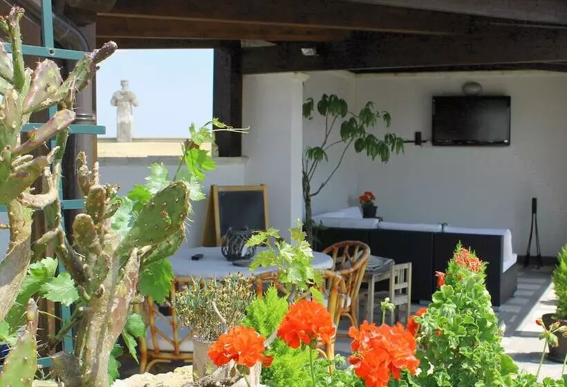 تختخواب و صبحانه La Corte Degli Spada Borgo Antico Del Salento