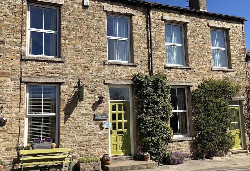 민박 Milton House Studio Apartment Suites