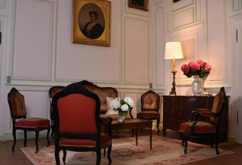 هتل Château Hôtel De Warenghien