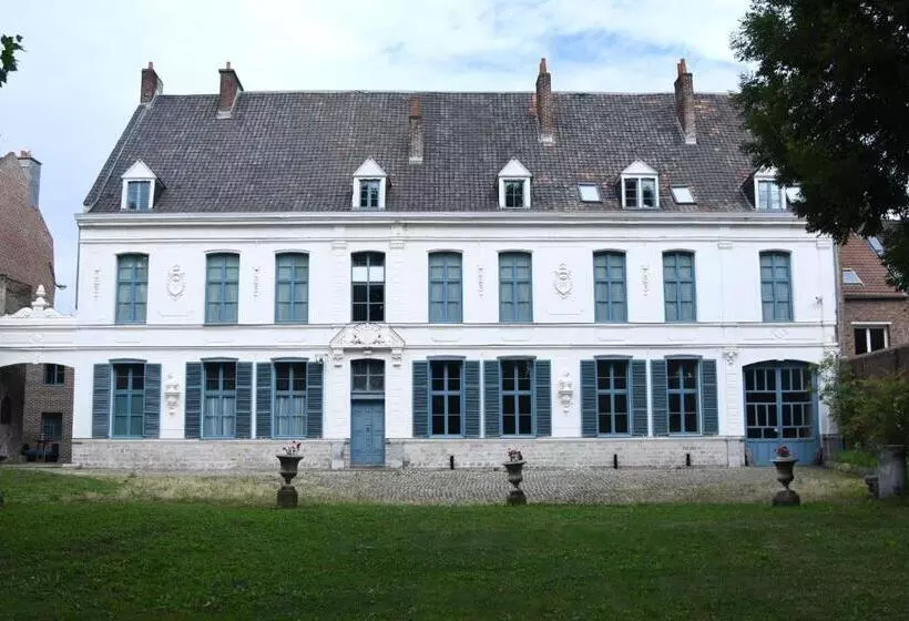 هتل Château Hôtel De Warenghien