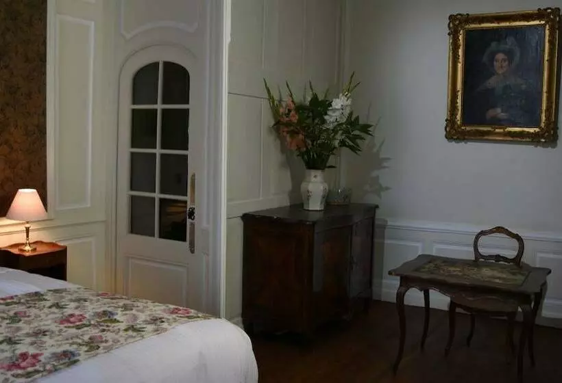 هتل Château Hôtel De Warenghien