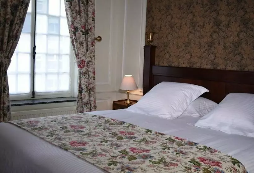 هتل Château Hôtel De Warenghien