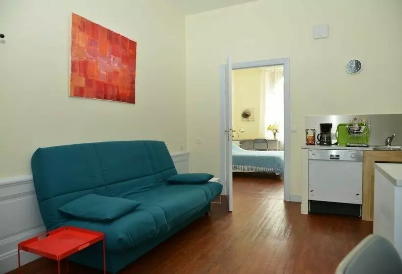 هتل Château Hôtel De Warenghien