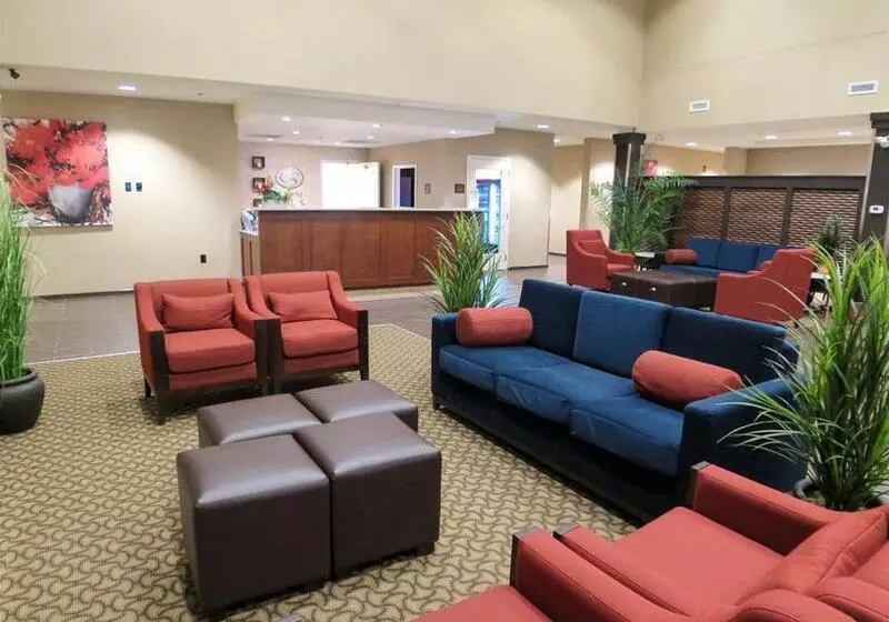 Отель Comfort Suites Regina