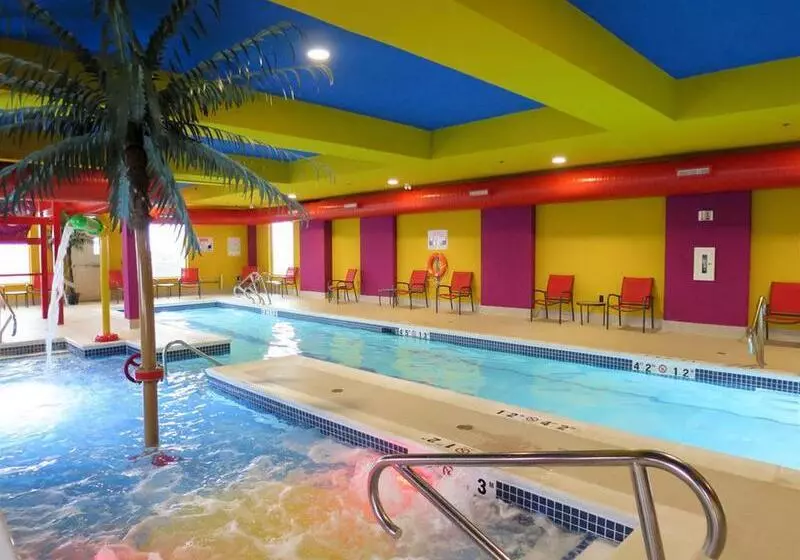 Отель Comfort Suites Regina