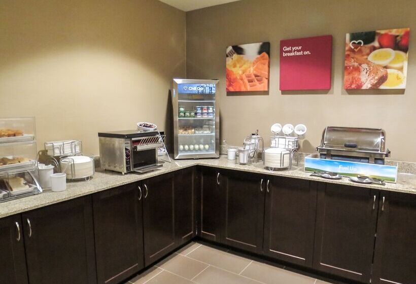 בית מלון כפרי Comfort Suites Regina