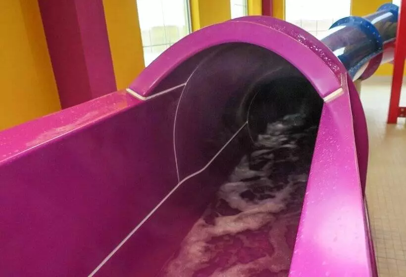 Отель Comfort Suites Regina