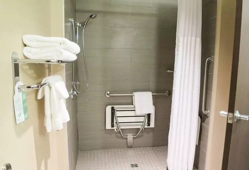 Отель Comfort Suites Regina