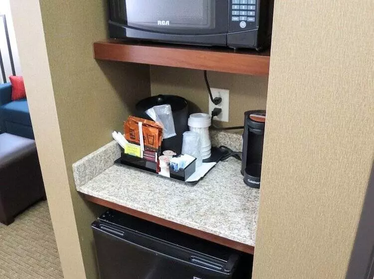 Отель Comfort Suites Regina