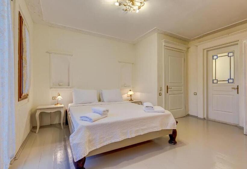 Cunda Battalos Küçük Otel