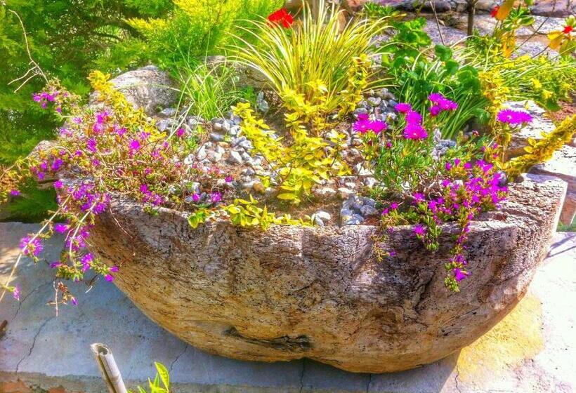 Cunda Battalos Küçük Otel