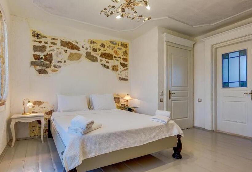 Cunda Battalos Küçük Otel