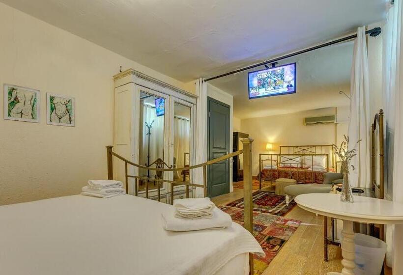 Cunda Battalos Küçük Otel
