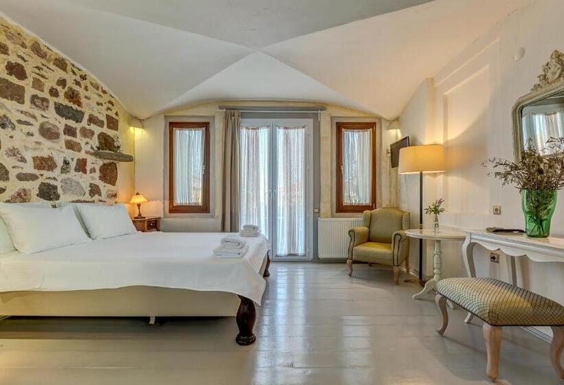 Cunda Battalos Küçük Otel