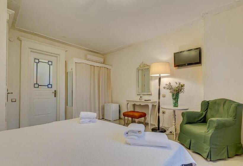 Cunda Battalos Küçük Otel