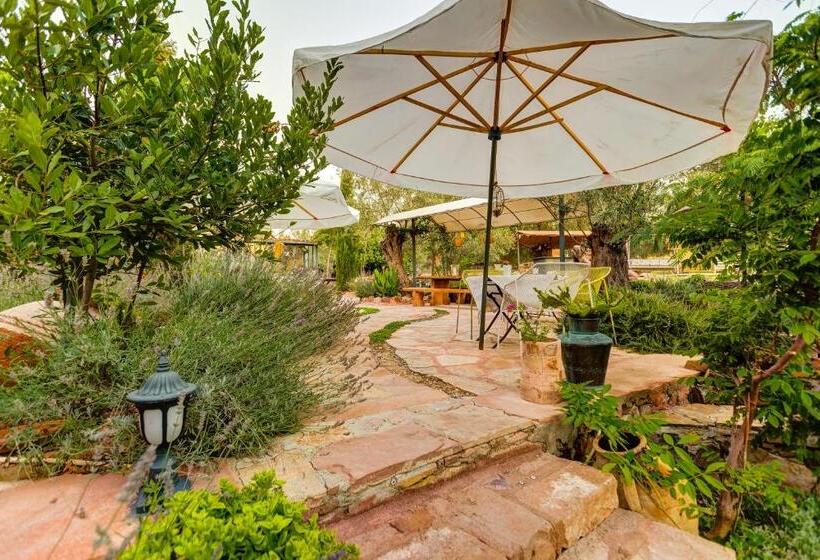 Cunda Battalos Küçük Otel