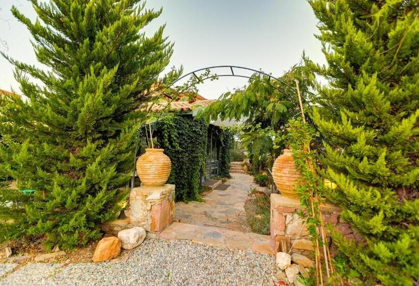 Cunda Battalos Küçük Otel