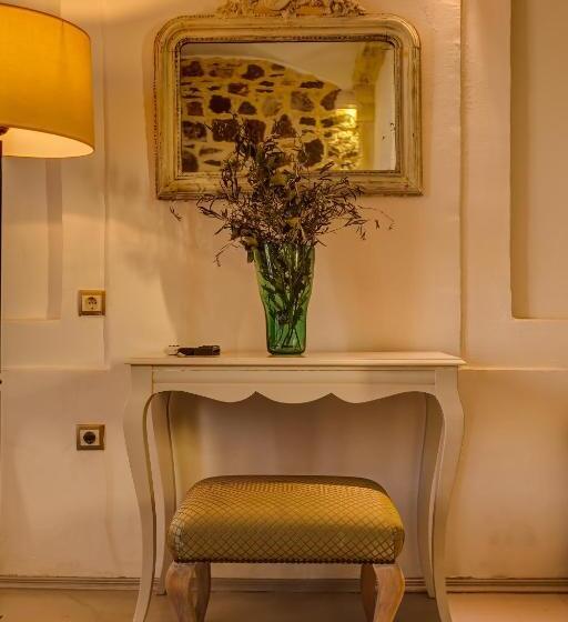 Cunda Battalos Küçük Otel