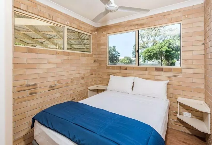 Отель Nrma Woodgate Beach Holiday Park