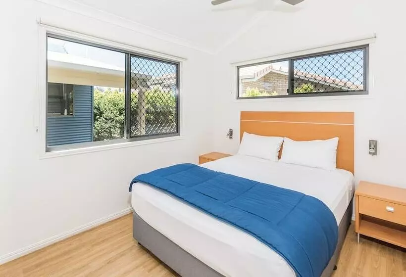 Отель Nrma Woodgate Beach Holiday Park