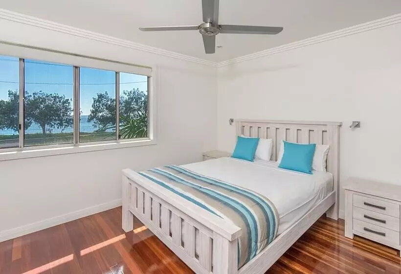 Отель Nrma Woodgate Beach Holiday Park