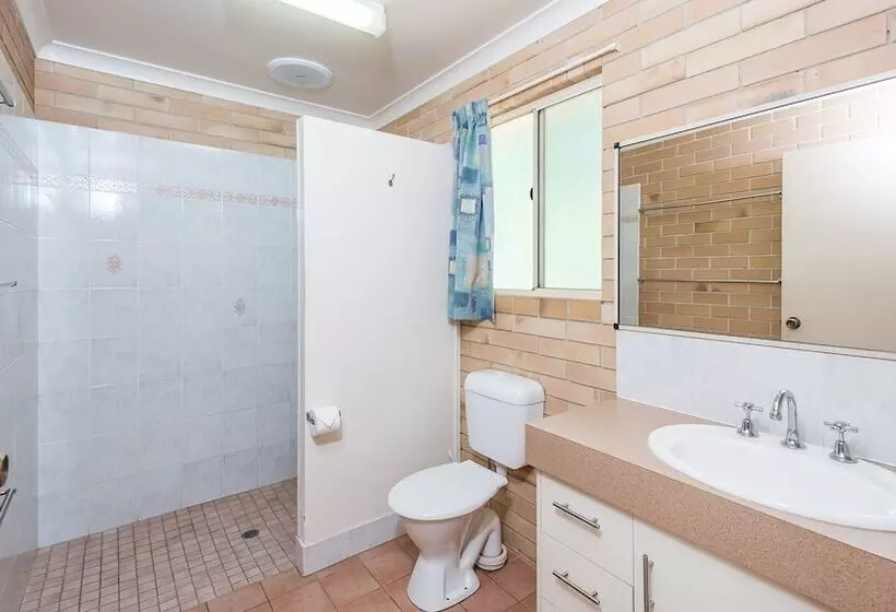 Отель Nrma Woodgate Beach Holiday Park