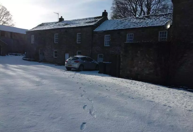 ホテル Old Coach House At The Golden Lion