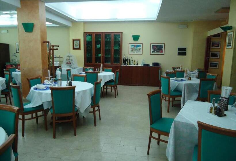 ホテル Ristorante Mommo