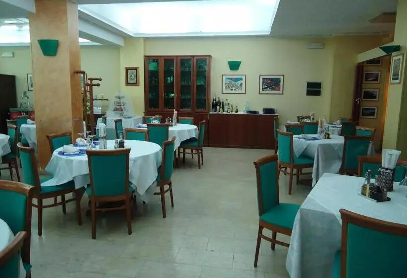 ホテル Ristorante Mommo