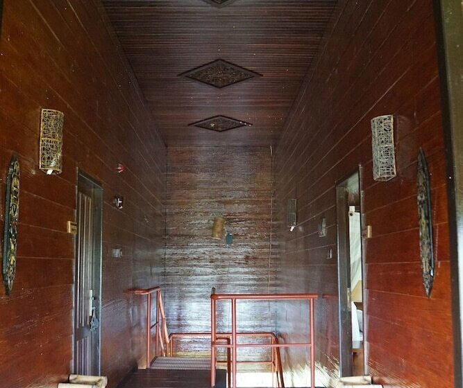 ホテル Samboja Lodge