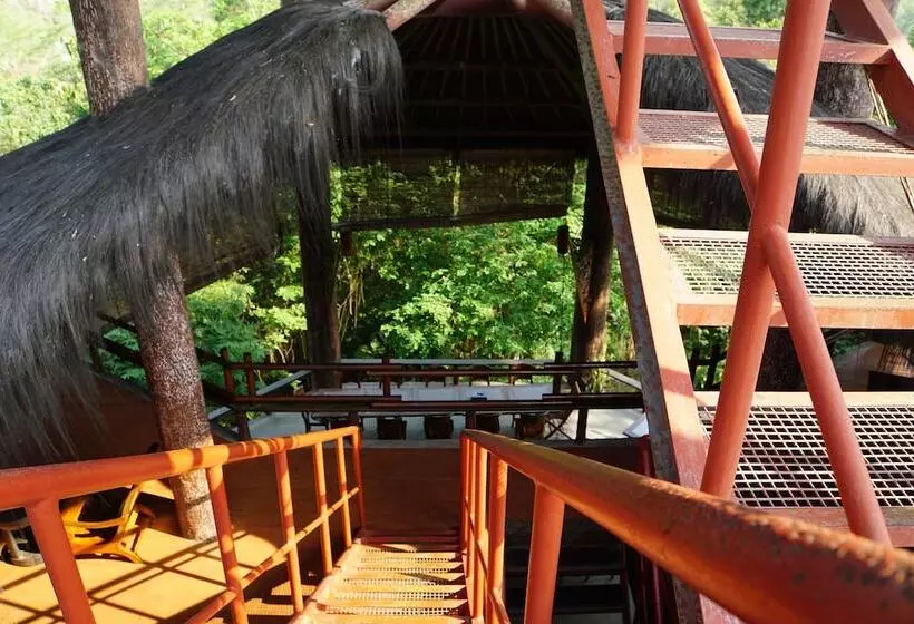 ホテル Samboja Lodge