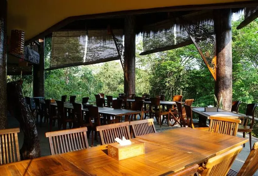 ホテル Samboja Lodge