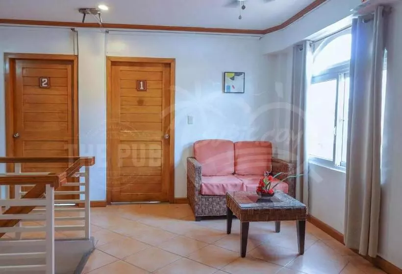 בית מלון כפרי The Pub