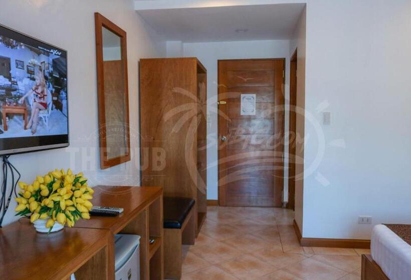 בית מלון כפרי The Pub