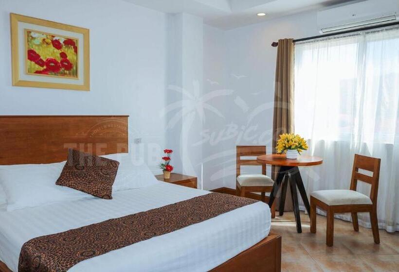 בית מלון כפרי The Pub