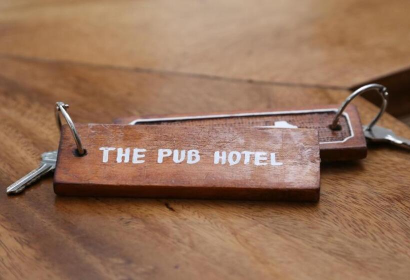 בית מלון כפרי The Pub