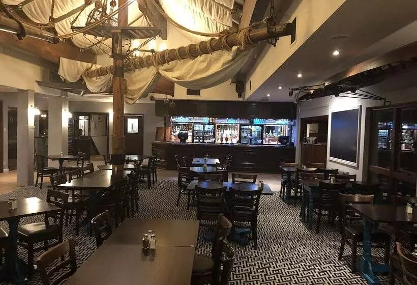 호텔 The Riverside Inn